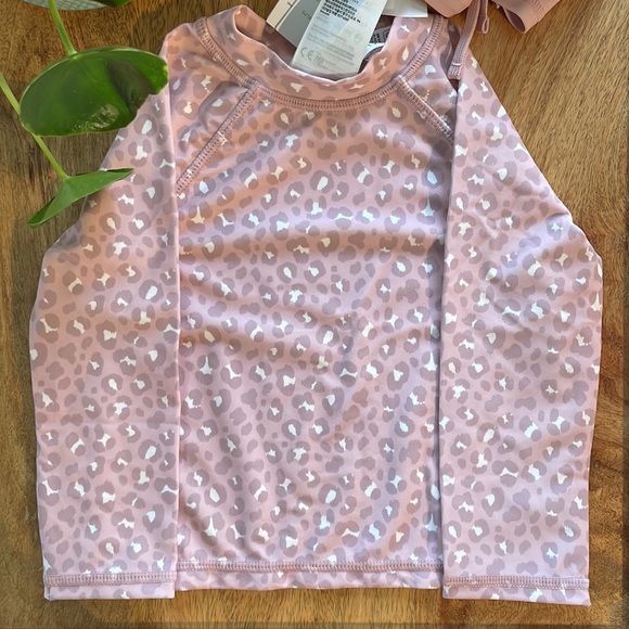 Baby Girl Rash guard and swim trunks. Size 9-12. - Picture 2 of 6